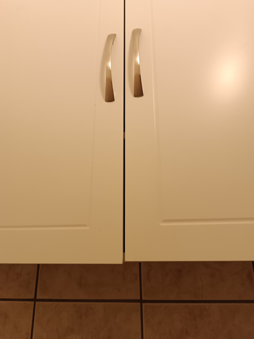 Fali fürdőszoba szekrény, két ajtós, skandináv stílusú, matt fehér, 60x18x60cm