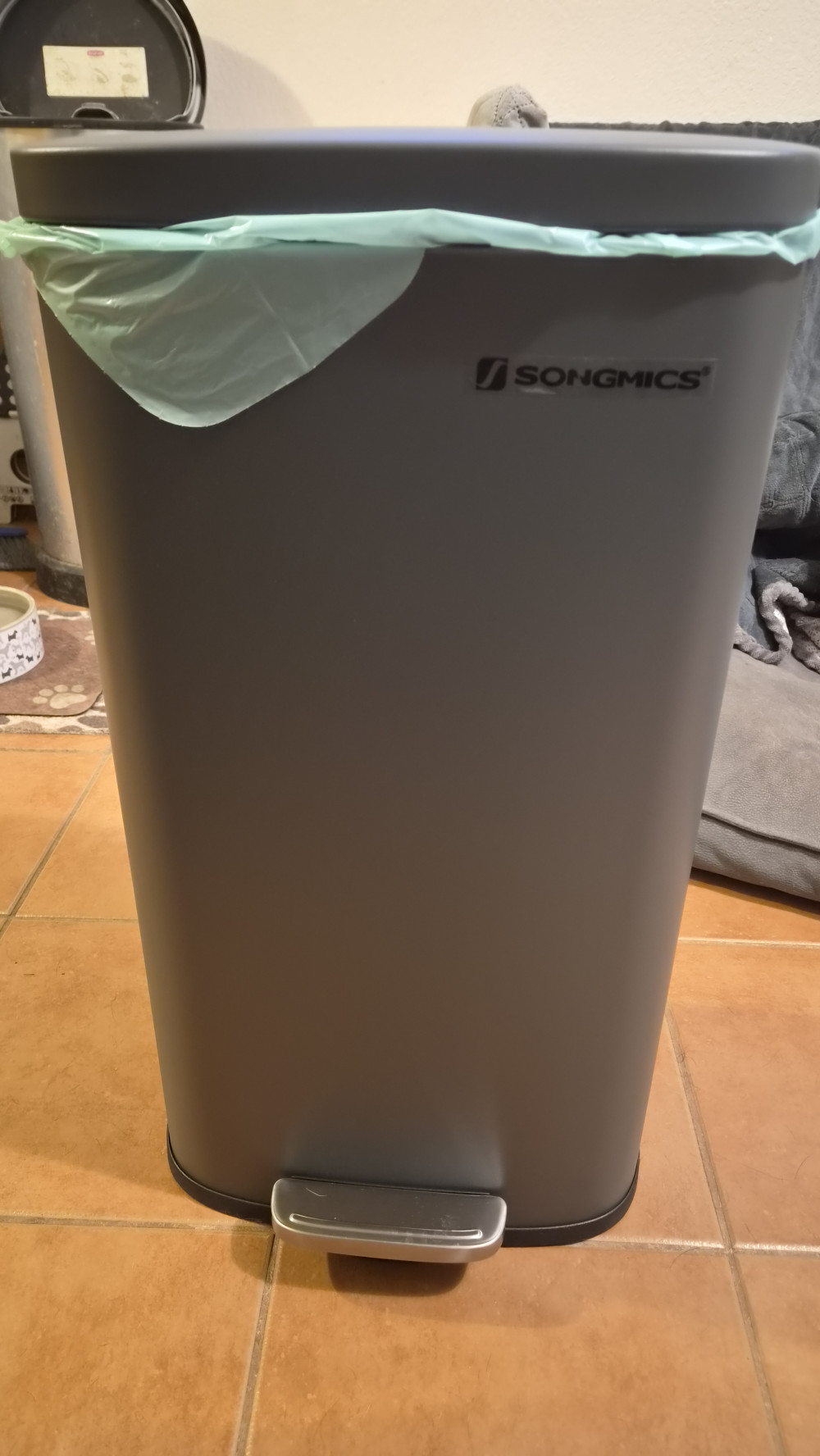 Szemeteskuka 30L, pedálos, lágyan záródó fedél, füstszürke 35x24x63cm